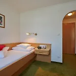 Roggal Hotel