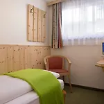 Roggal Hotel 4*
