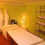 Roggal Hotel 4*