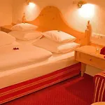 Roggal Hotel