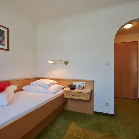 Roggal Hotel