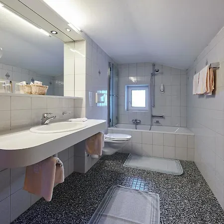 Hotel Roggal 4*